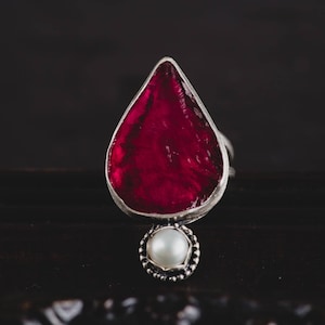 Rough Ruby Ring-Sterling Silver Ruby Pearl Ring-Dark Red Teardrop Ruby Ring-July Birthstone Jewellery-Statement Rings-Witchy Jewellery