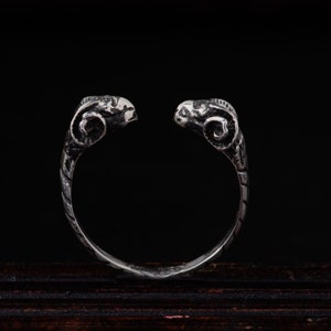 Bague Bélier en argent sterling - Bague double tête de chèvre - Bélier - Signe du zodiaque Bélier - Bagues gothiques - Bague Bélier romaine - Bague d&#39;inspiration grecque antique