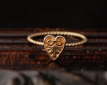 14K Gold Heart Twisted Ring-Solid Gold Heart Ring- Witchy Jewellery-Gold Stack Rings-Ancient Greek Inspired Jewelry-Minimal Gold Rings