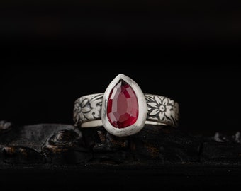 Red Floral Tourmaline Ring-Rustic Ring-Sterling Silver Tourmaline Floral Ring-Botanical Rings-Unique Tourmaline Rings-Wine Red Ring