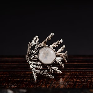 Juniper Moonstone Ring-Moonstone Branches Sterling Silver Ring- Woodland Inspired Jewelry- Botanical Moonstone Rings-Delicate Jewelry
