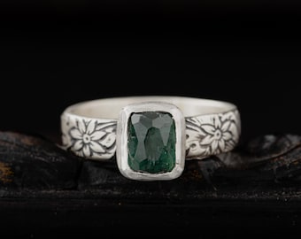 Green Floral Tourmaline Ring-Rustic Ring-Sterling Silver Tourmaline Floral Ring-Botanical Rings-Tourmaline Rings-Woodland Inspired Ring