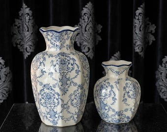 Blue and White Porcelain Vase, Classic Floral Table Decor