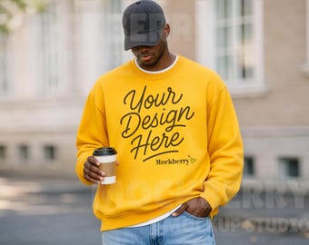 Sweatshirt Mockup - Gildan 18000 Gold Rundhalsausschnitt | Männliches Modell | Lebensstil Mockup | Urbane Stadt Strasse | JPEG-Datei | Digitaler Download