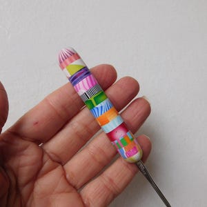 Susan Bates US9/1.25 mm crochet hook, polymer clay pattern