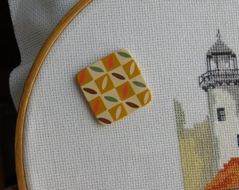 Magnetic needle minder