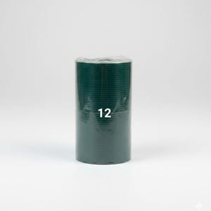 K&ouml;nnte beinhalten: Eine Rolle dunkelgr&uuml;ner Blumenschaum, verpackt in durchsichtigem Kunststoff. Die Zahl "12" ist wei&szlig; auf der Vorderseite aufgedruckt. Der Hintergrund ist schlicht wei&szlig;.
