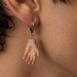 Kleine handoorbellen, nieuwigheid 3D-geprinte sieraden, accessoires menselijke lichaamsdelen, palmoorbellen pop, eigenzinnig cadeau voor hem