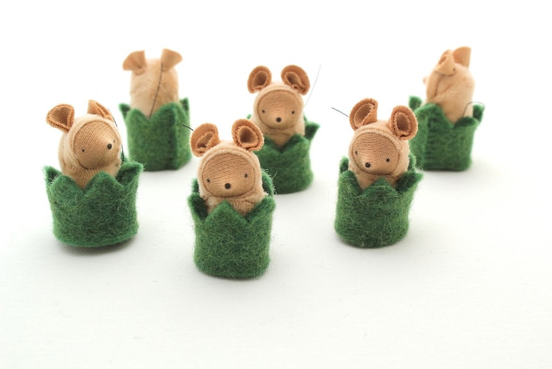 Little Critter in a Hedge Cozy // waldorf toy // mouse doll // mole miniature // natural table // mousie nest // woodland animal // CHC image 4