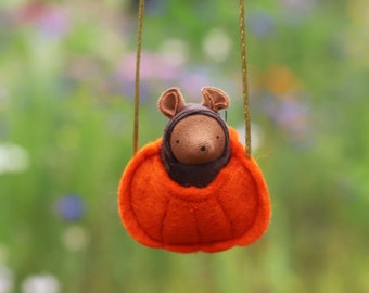 Mouse in a Pumpkin Necklace // Halloween  Doll // Waldorf toy // Autumn Gift // Fall