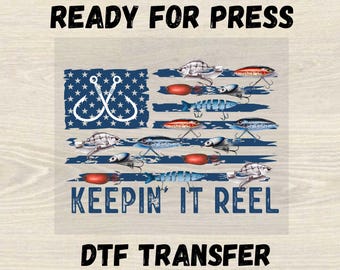 Transferencia DTF de Fishing Keepin it Reel, Transferencia DTF de Patriotic Dad, Diseño de bandera estadounidense para pesca, Regalo del 4 de julio, Bandera de señuelo de pesca DTF, DTF