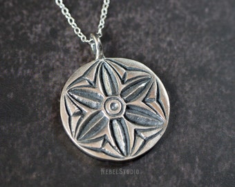 Daisy Wheel pendant hexafoil six petal flower rosette witch mark silver Rose model