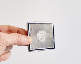 vintage Bourjois Evening in Paris Poudrier compact avec miroir Art déco, vers 1930, années 40, ton argent avec émail bleu Soir de Paris