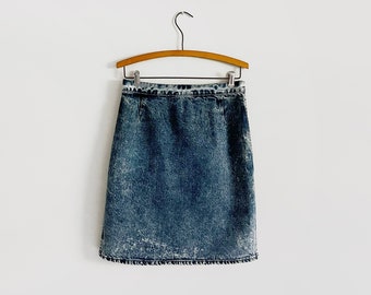 Vintage 80's Weathered Blues Acid Wash Denim Skirt Rear Slit Kick Pleat High Waist Wiggle Women's Medium Small Fitted Over the Knee
