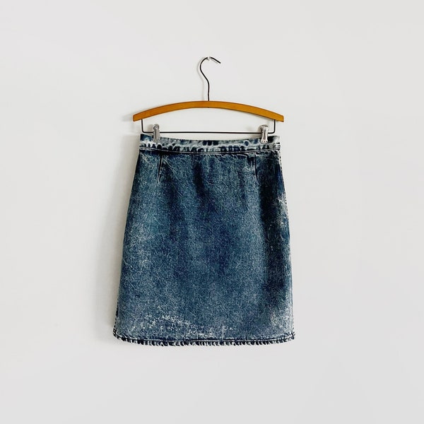 Vintage 80's Weathered Blues Acid Wash Denim Skirt Rear Slit Kick Pleat High Waist Wiggle Women's Medium Small Fitted Over the Knee