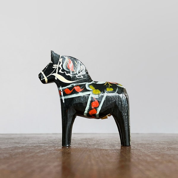 Vintage Black Swedish Dala Horse 4" Tall Dalahast Sweden Akta GA Olsson Iconic Folk Art Figurine