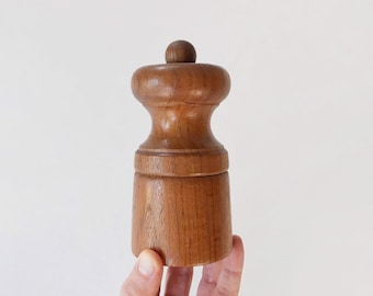 Vintage Dansk Teak Wood Heart Pepper Mill JHQ IHQ 1615 Plastic Grinder Later Production Peppermill