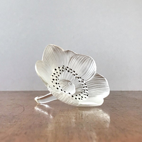 Vintage Lalique Cut Kristall Anemone Blume Klar Französisch Glas Schwarz Emaille Briefbeschwerer Kleine Skulptur Frankreich Französisch