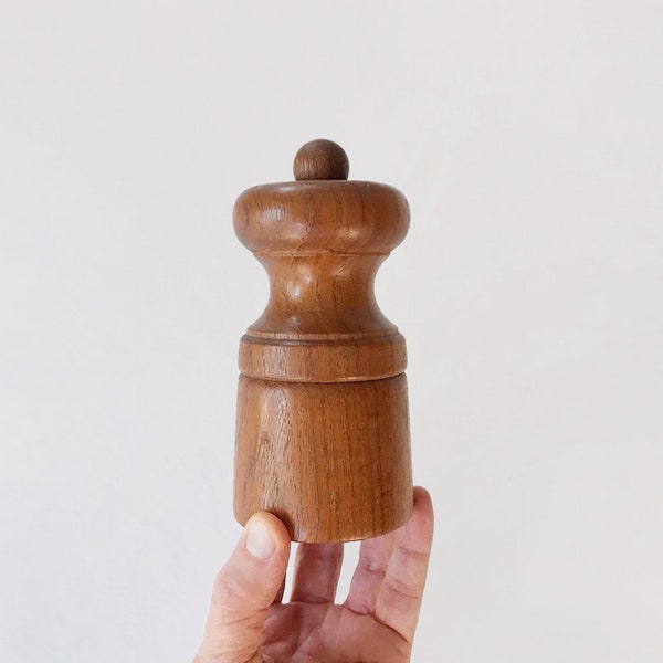 Vintage Dansk Teak Wood Heart Pepper Mill JHQ IHQ 1615 Plastic Grinder Later Production Peppermill