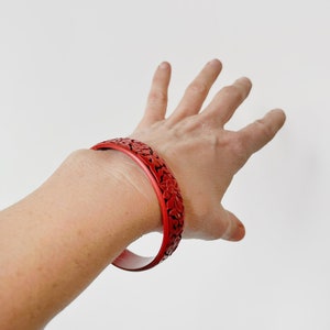 Pulsera Vintage Red and Black Cinnabar Bangle imagen 3