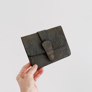 Vintage bedrukte leren oversized portemonnee van alligator- of krokodillenleer, zakboek gemaakt in Engeland