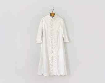 Antique Vintage Edwardian Victorian White Cotton Nightgown High Collar Glass Buttons Long Maxi Ruffled Nightdress Night Dress Medium