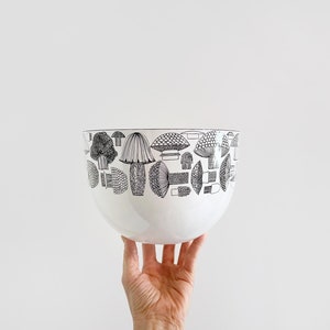 Excellent Vintage Mid Century Finel Arabia Finland Black on White Enamel Enamelware Mod Mushroom Decor Bowl Scandinavian Modern Kaj Franck