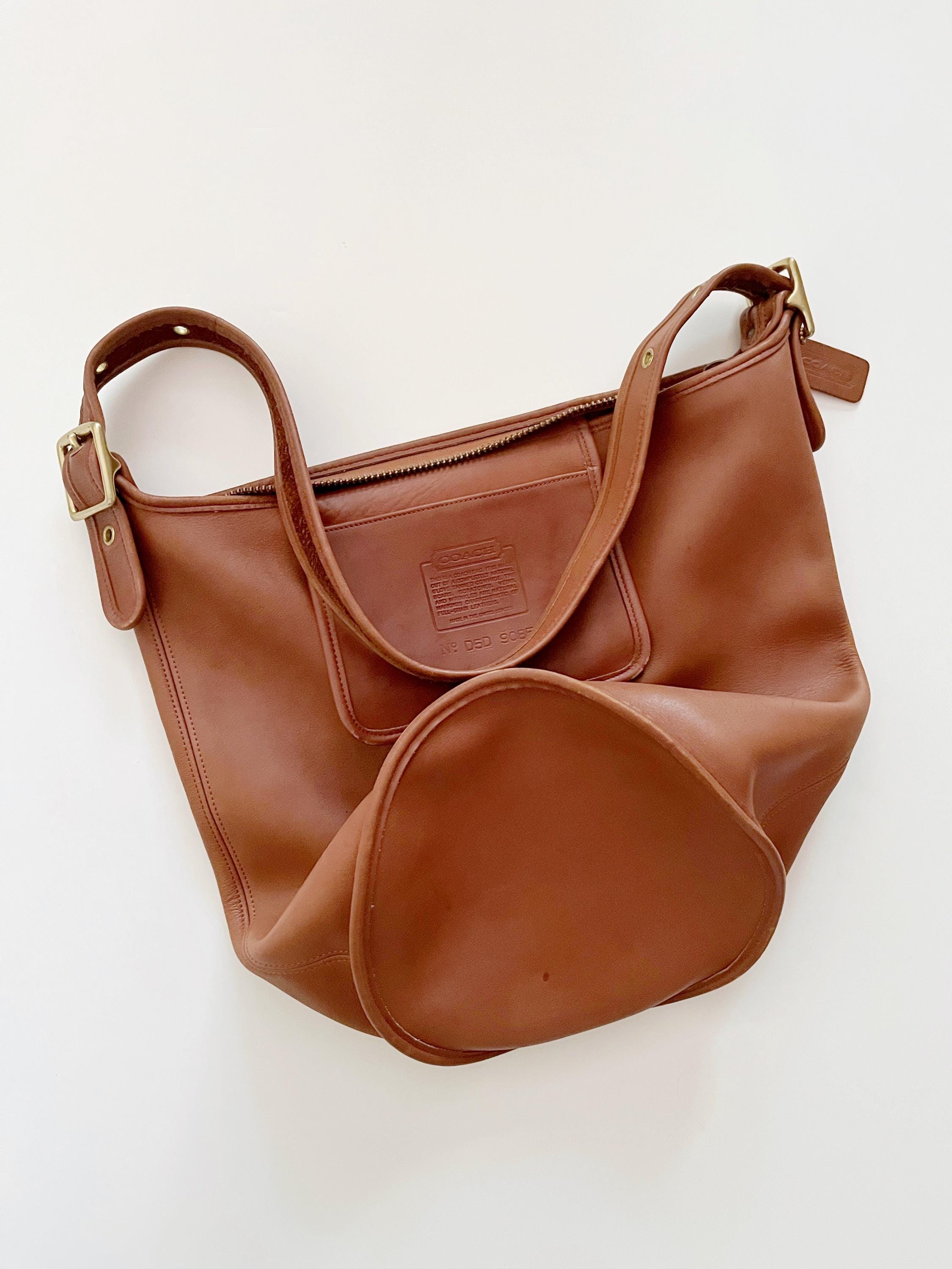 Vintage Coach British Tan Leather Duffle Sac Feed Bag / Purse