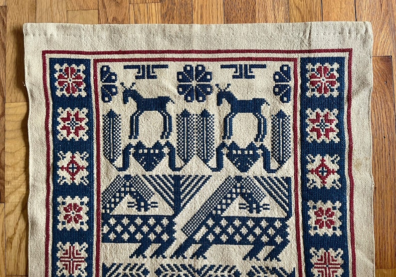 Fantastic Vintage Scandinavian Folk Art Style Cross Stitch Textile Tapestry Traditional Narrative Figural Pattern Cotton Wall Hanging Blue 画像 5