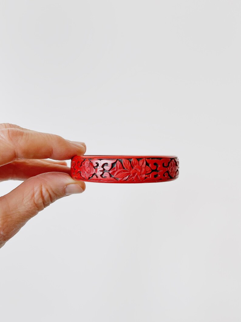 Pulsera Vintage Red and Black Cinnabar Bangle imagen 2