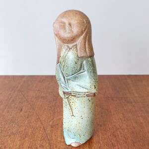 Vintage Japanese Stoneware / Pottery / Ceramic Figurine / Sculpture Asian Woman in a Kimono UCTCI Style image 3