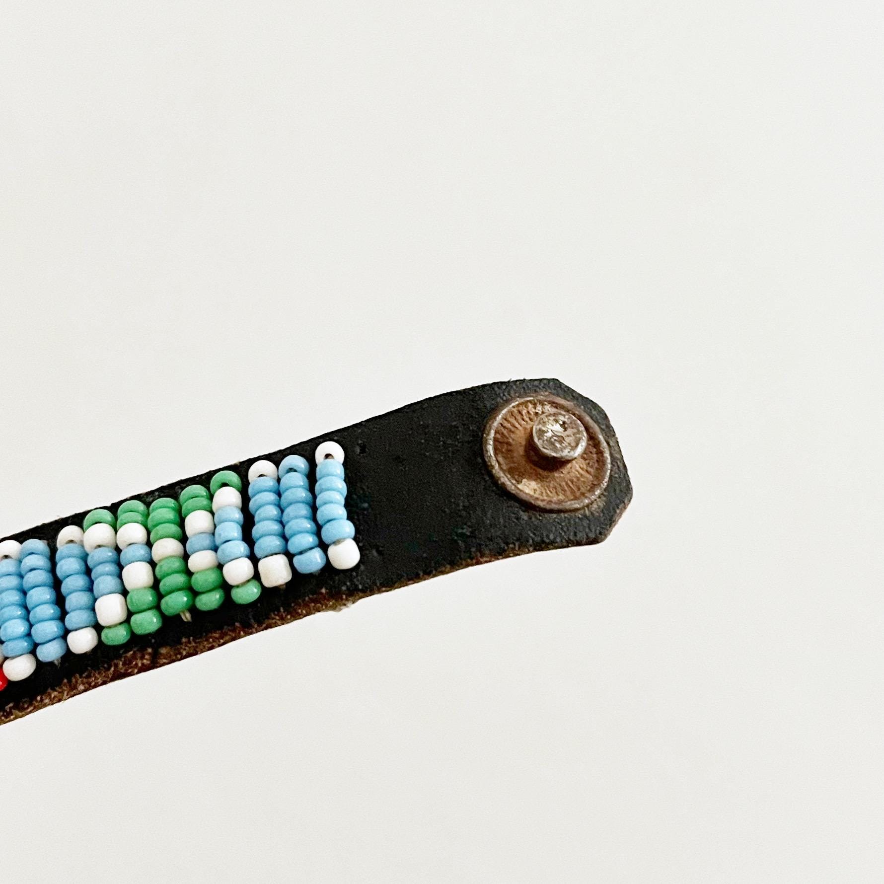 Vintage Native American Style Seed Beaded Leather Snap  display picture 3