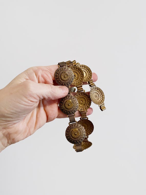 Vintage Decorative Brass Tone Stylized Floral Linked Chain  display picture 3