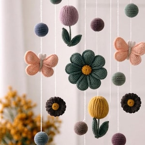 Mobile fantaisiste de fleurs au crochet | Décoration de chambre d'enfant faite main | Téléchargement instantané du PDF