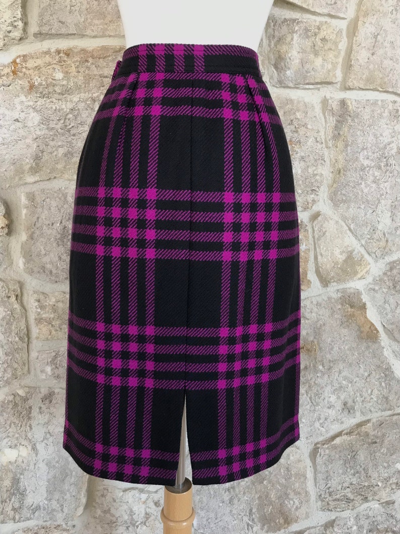 Beautiful Vintage 1980s 1990s Valentino Miss V Black and Fuchsia Plaid Pencil Skirt image 9