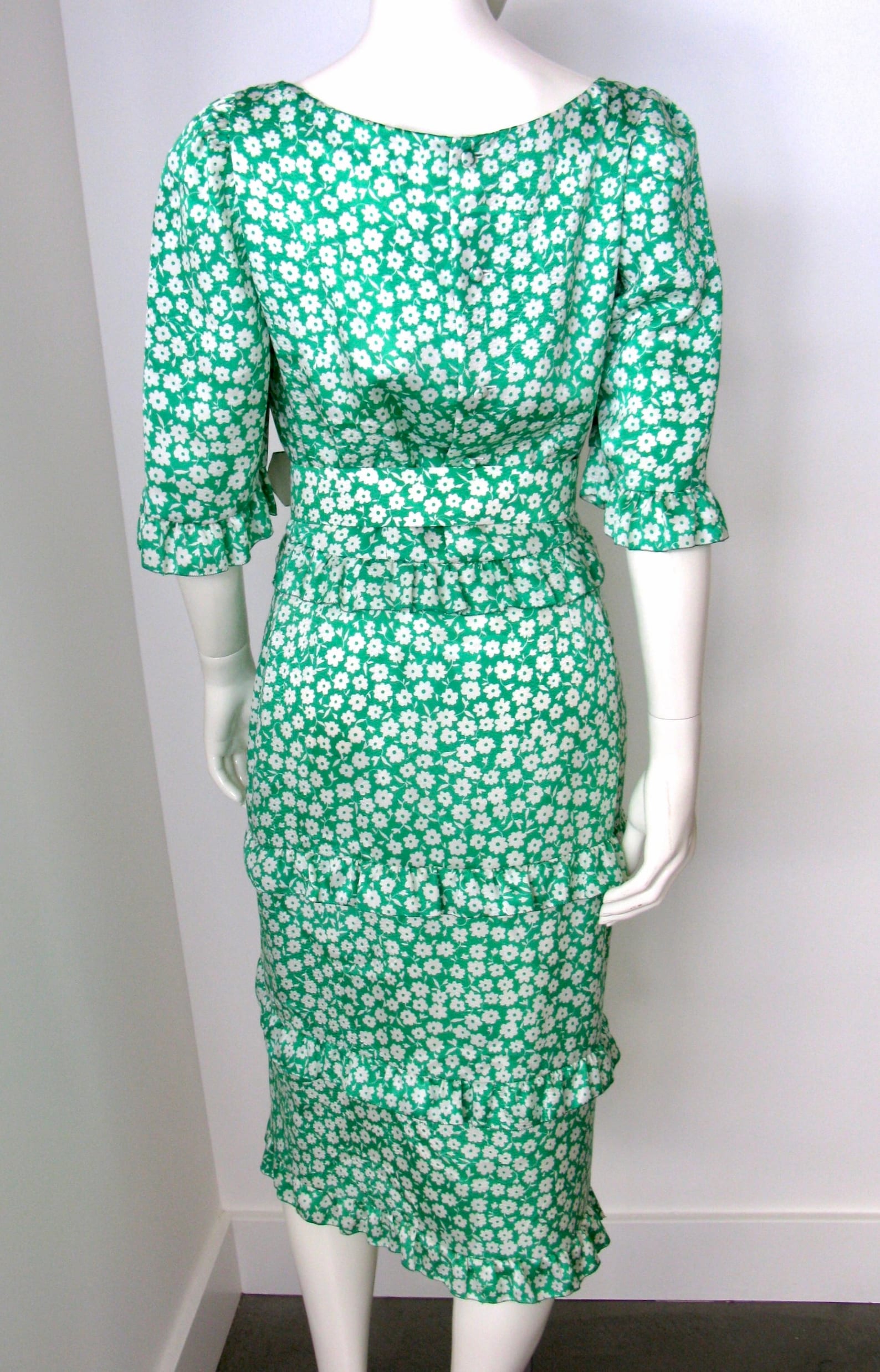 Beautiful Green and White Floral Dress From Dressing Room by Carlisle — free download