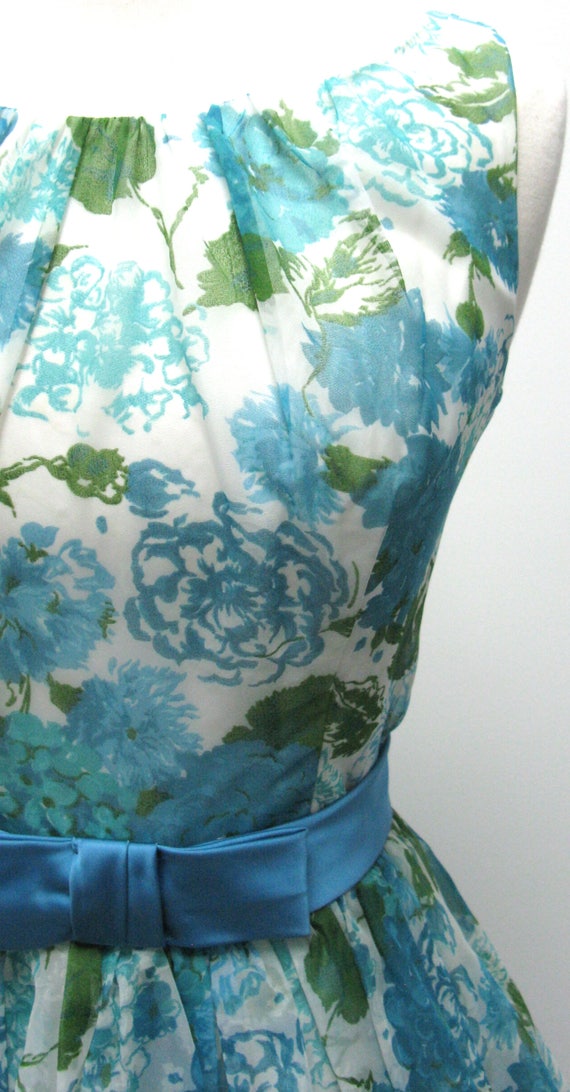 Pretty Vintage 1950s Jr. Theme Blue Floral Dress … - image 6