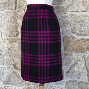 Beautiful Vintage 1980s 1990s Valentino Miss V Black and Fuchsia Plaid Pencil Skirt image 7