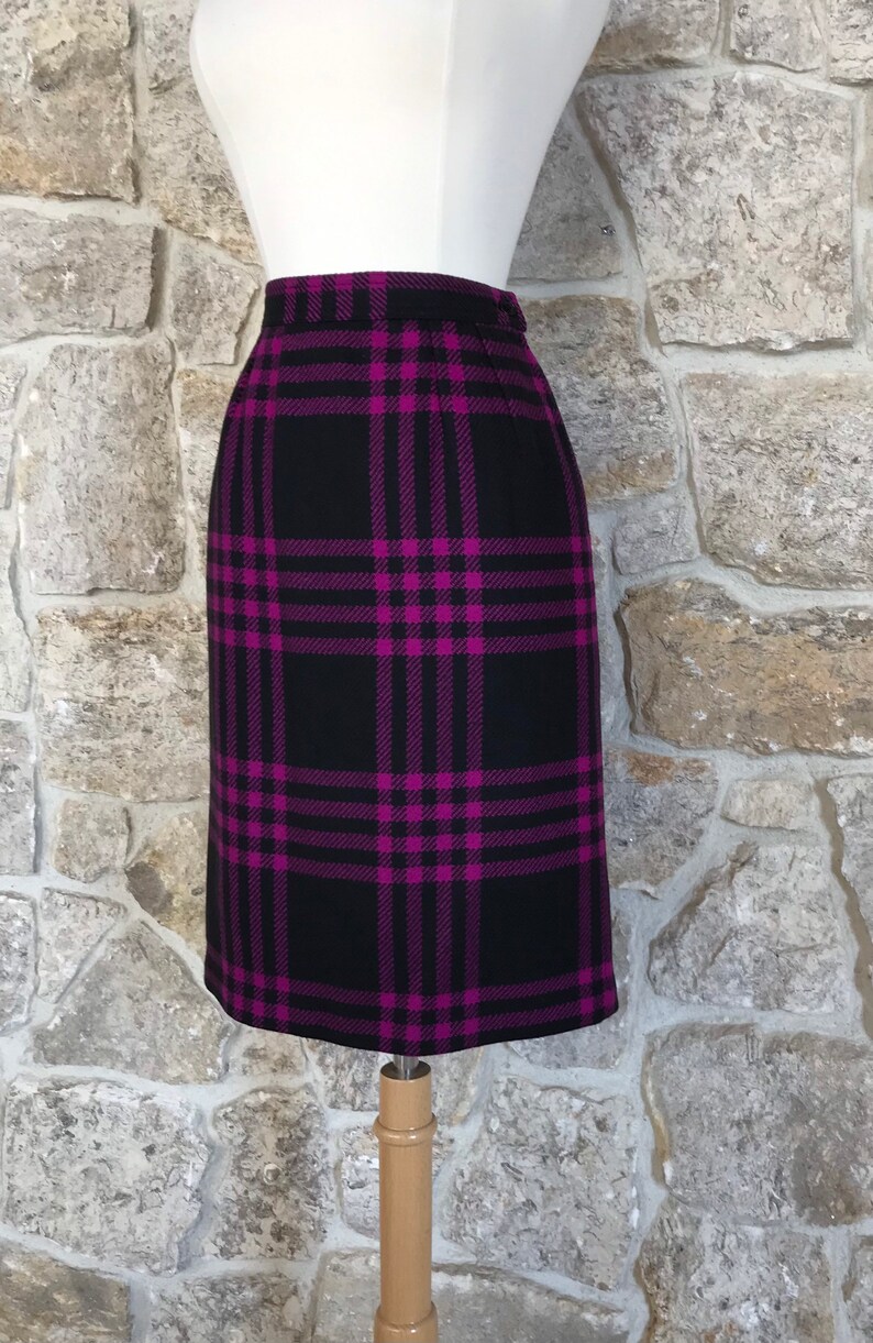 Beautiful Vintage 1980s 1990s Valentino Miss V Black and Fuchsia Plaid Pencil Skirt image 7