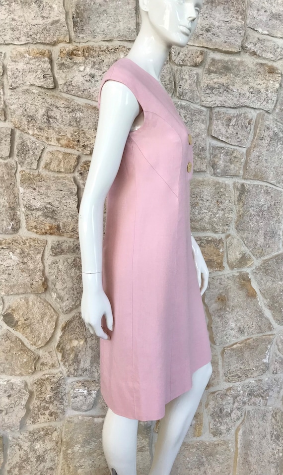 Adorable Vintage 1960s Pink Sleeveless Mod Sheath… - image 8