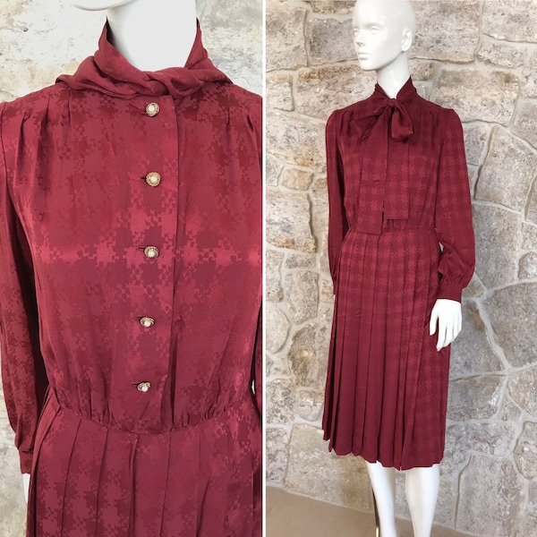 Timeless Vintage 1970s French Silk Shirt Dress with Pleated Skirt Pussybow Neck and Pearl Buttons