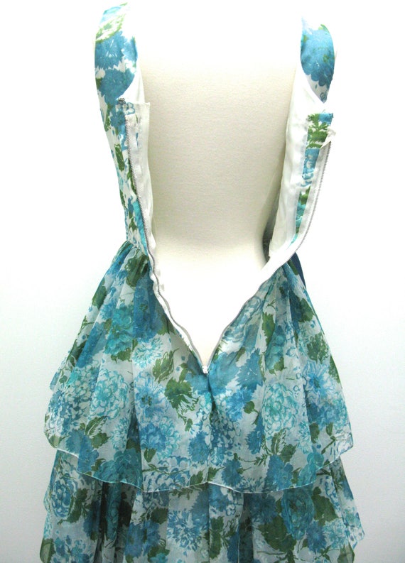 Pretty Vintage 1950s Jr. Theme Blue Floral Dress … - image 9