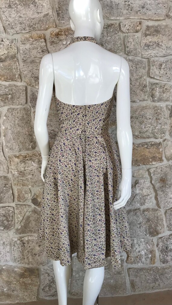 Pretty Vintage 1950s Floral Halterneck Backless D… - image 7