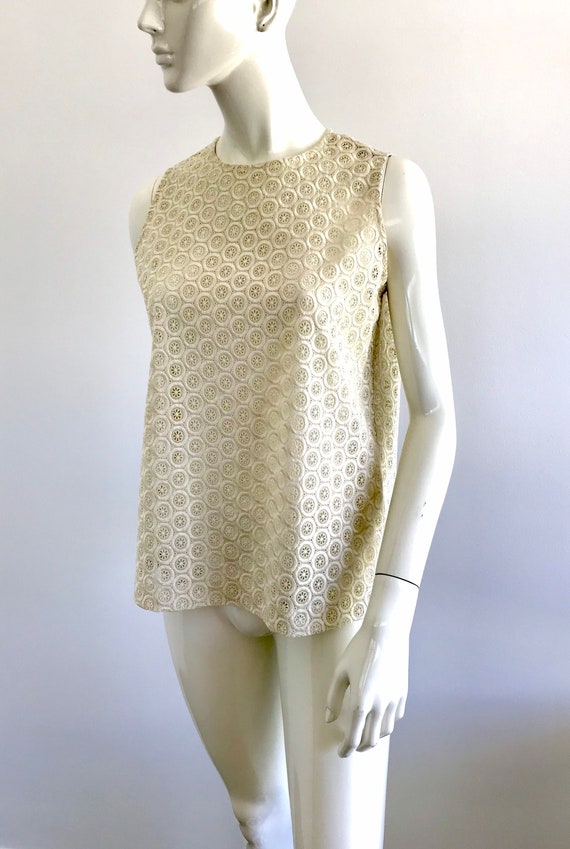 Fantastic Vintage 1960s 1970s Ivory Flower Eyelet… - image 3