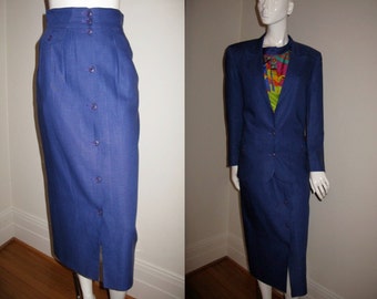 Classic Vintage 1980s Gucci Italian Designer Linen Skirt Suit with Gucci Buttons