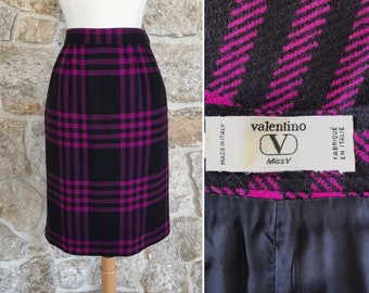 Beautiful Vintage 1980s 1990s Valentino Miss V Black and Fuchsia Plaid Pencil Skirt