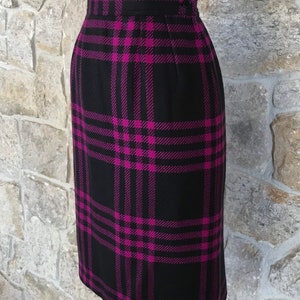 Beautiful Vintage 1980s 1990s Valentino Miss V Black and Fuchsia Plaid Pencil Skirt image 3