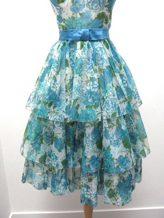 Pretty Vintage 1950s Jr. Theme Blue Floral Dress … - image 7