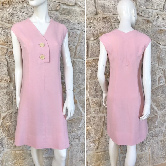 Adorable Vintage 1960s Pink Sleeveless Mod Sheath… - image 1