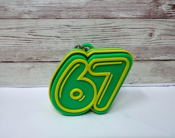 Six Seven/67 Clicker Fidget Backpack Keychain - 3D Printed (Green/Yellow)